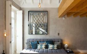 Gold & Grey Loft Almada